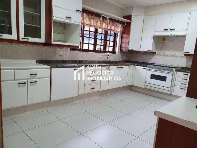 Sobrado para Venda em São José dos Campos - 3