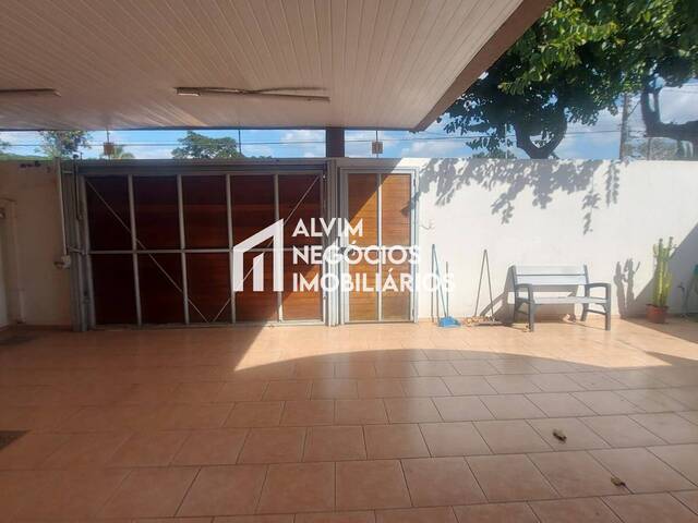 Casa para Venda em São José dos Campos - 3