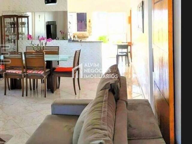 Casa para Venda em São José dos Campos - 3