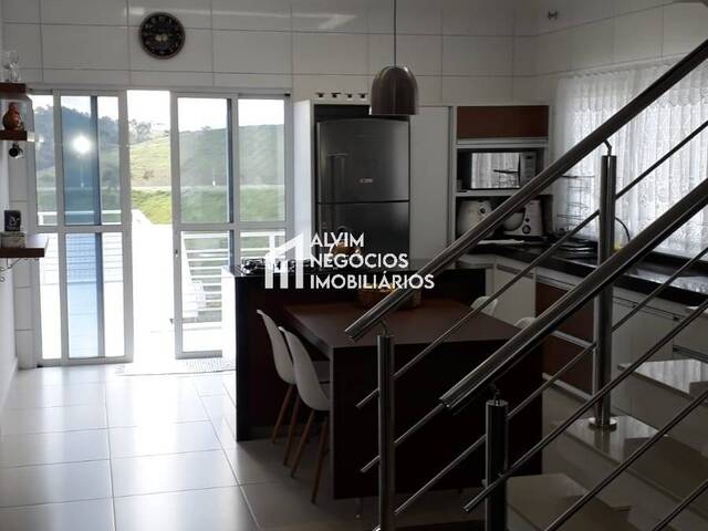 Casa para Venda em São José dos Campos - 4