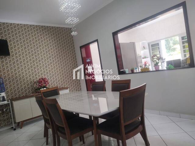 Casa para Venda em São José dos Campos - 4