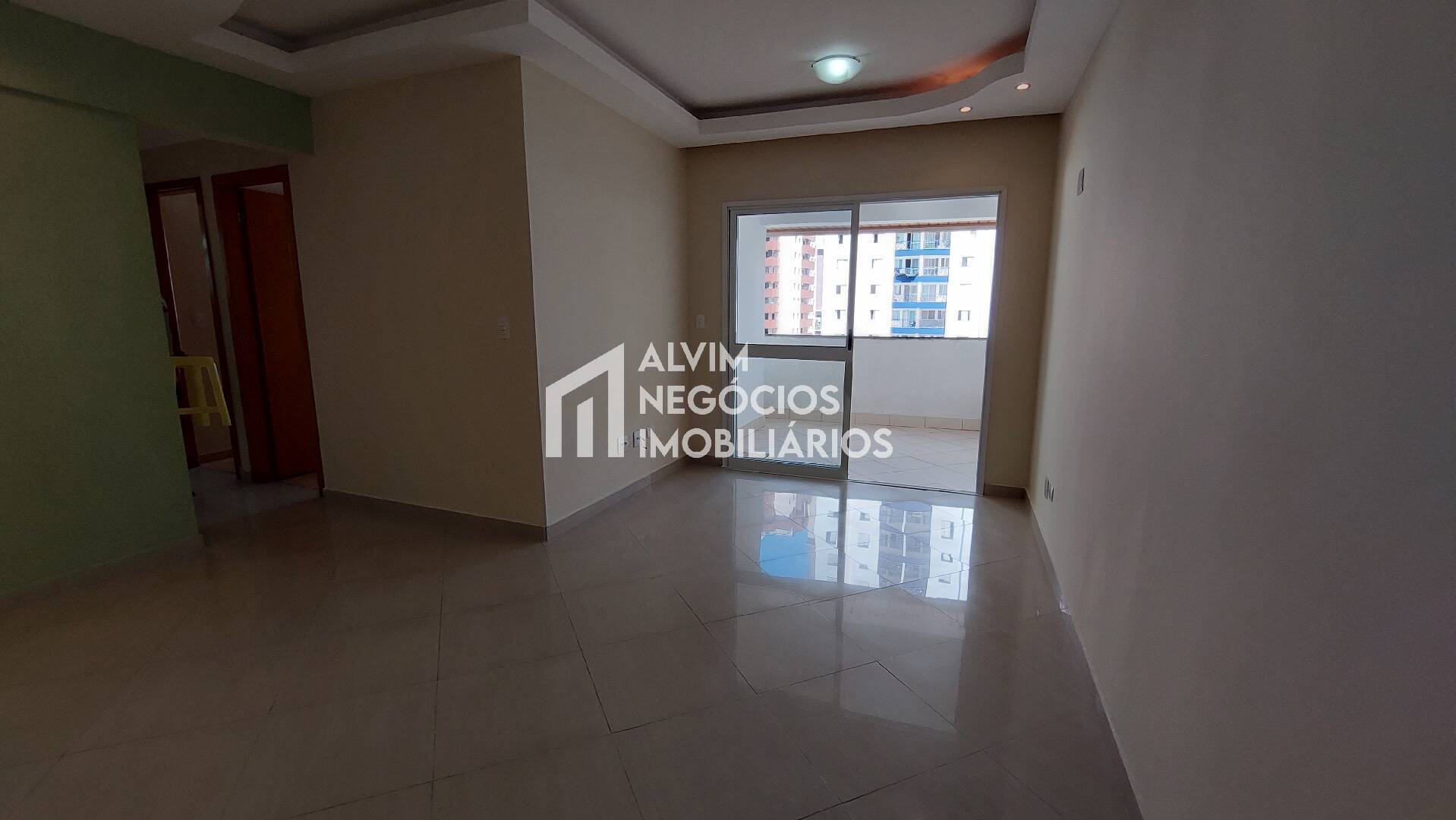 Apartamento à venda com 3 quartos, 94m² - Foto 2