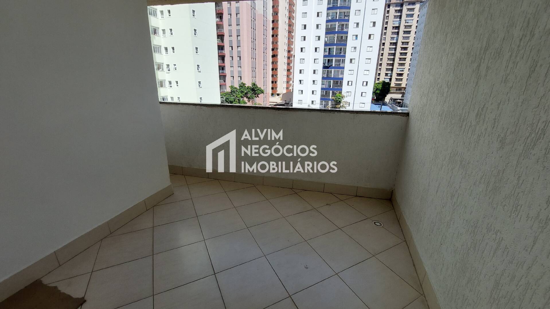 Apartamento à venda com 3 quartos, 94m² - Foto 8