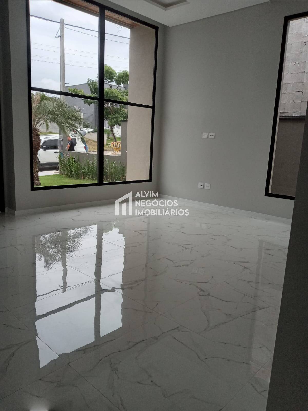 Casa à venda com 3 quartos, 152m² - Foto 1