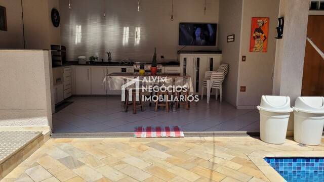 Casa à venda com 3 quartos, 150m² - Foto 14