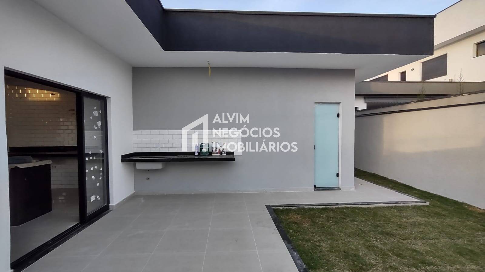 Casa à venda com 3 quartos, 160m² - Foto 3