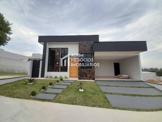 Casa à venda com 3 quartos, 143m² - Foto 1