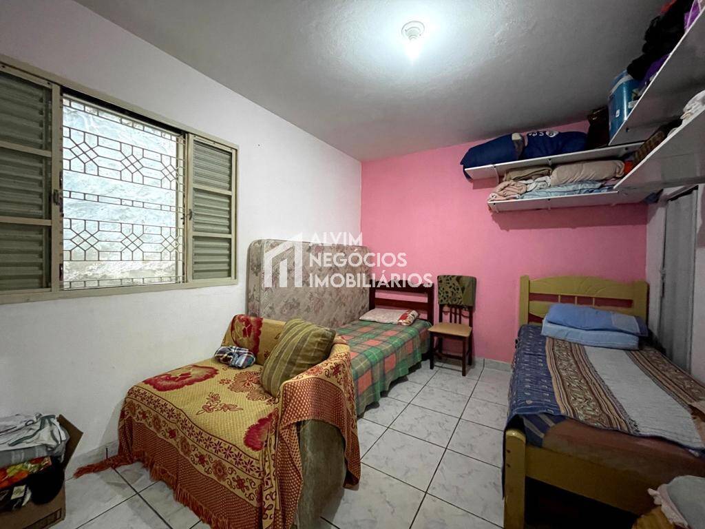 Casa à venda com 4 quartos, 145m² - Foto 15