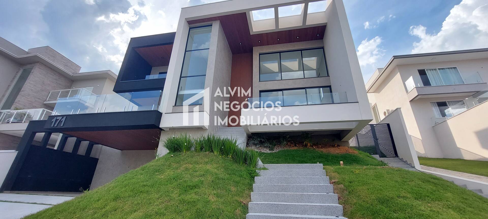 Sobrado à venda com 4 quartos, 440m² - Foto 3