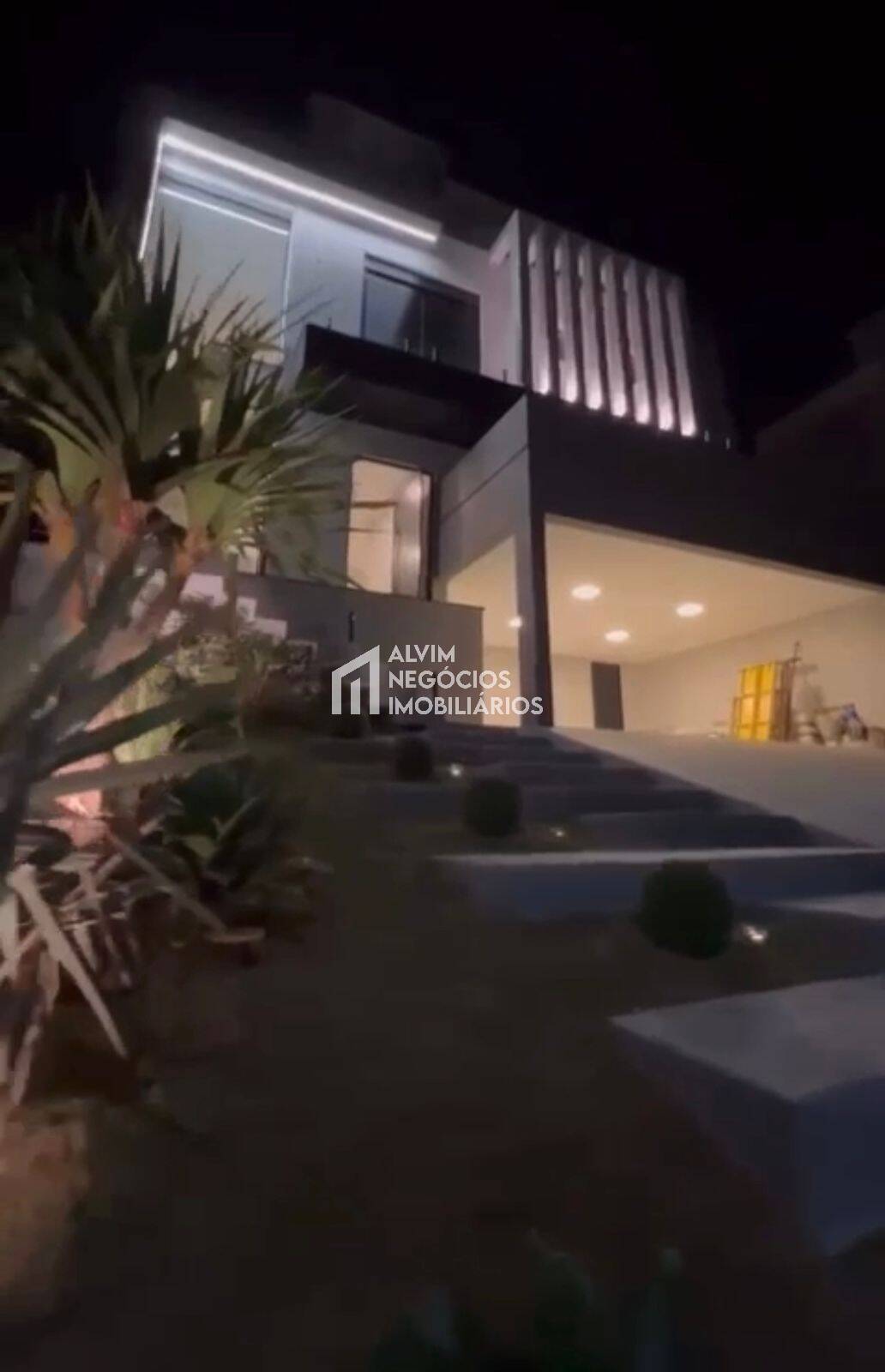 Sobrado à venda com 3 quartos, 236m² - Foto 4