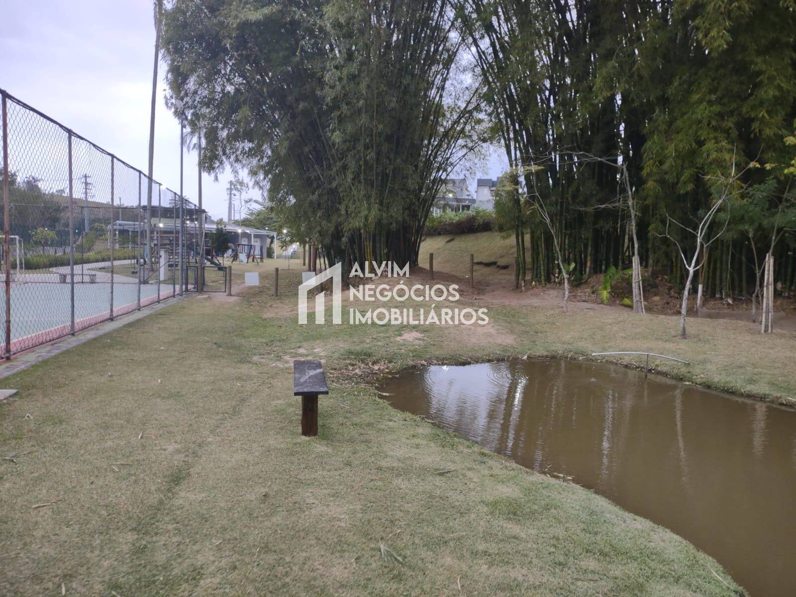 Sobrado à venda com 3 quartos, 236m² - Foto 32
