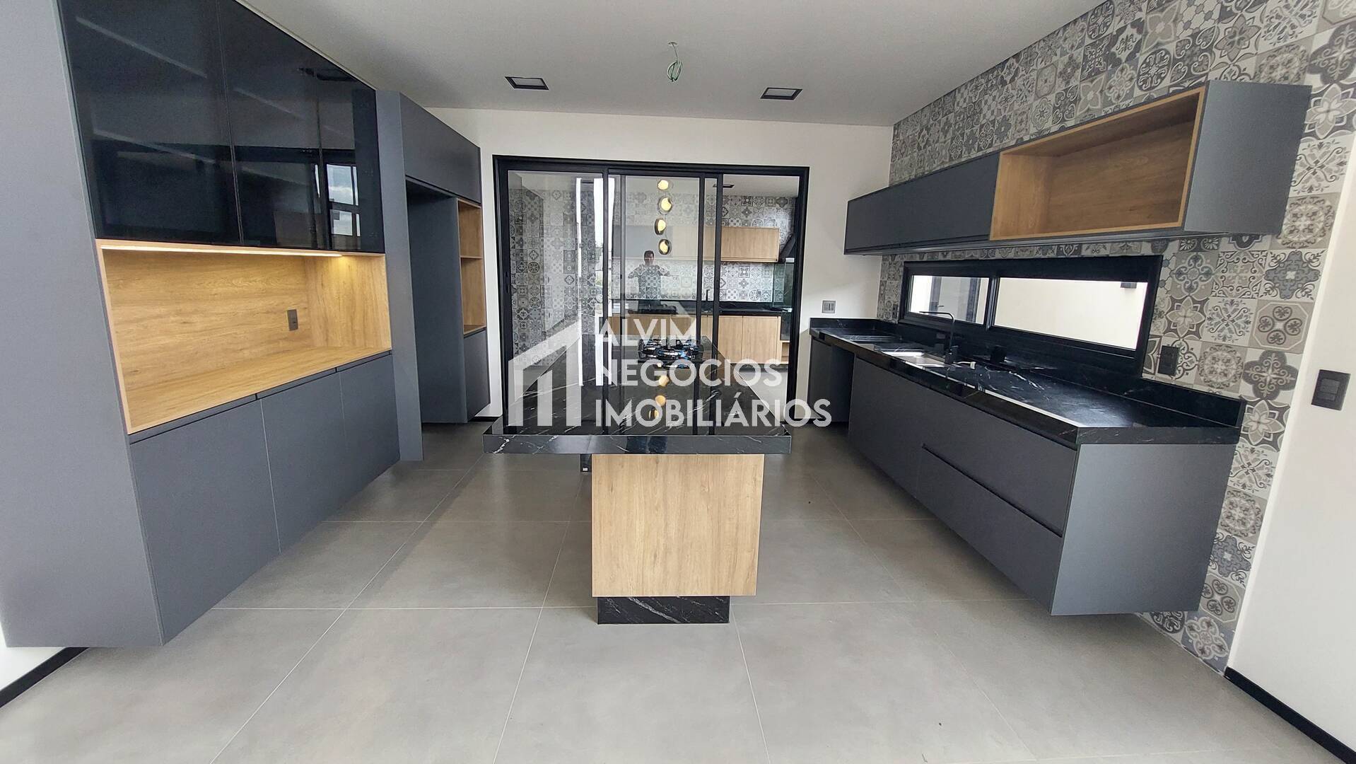 Casa à venda com 3 quartos, 175m² - Foto 1