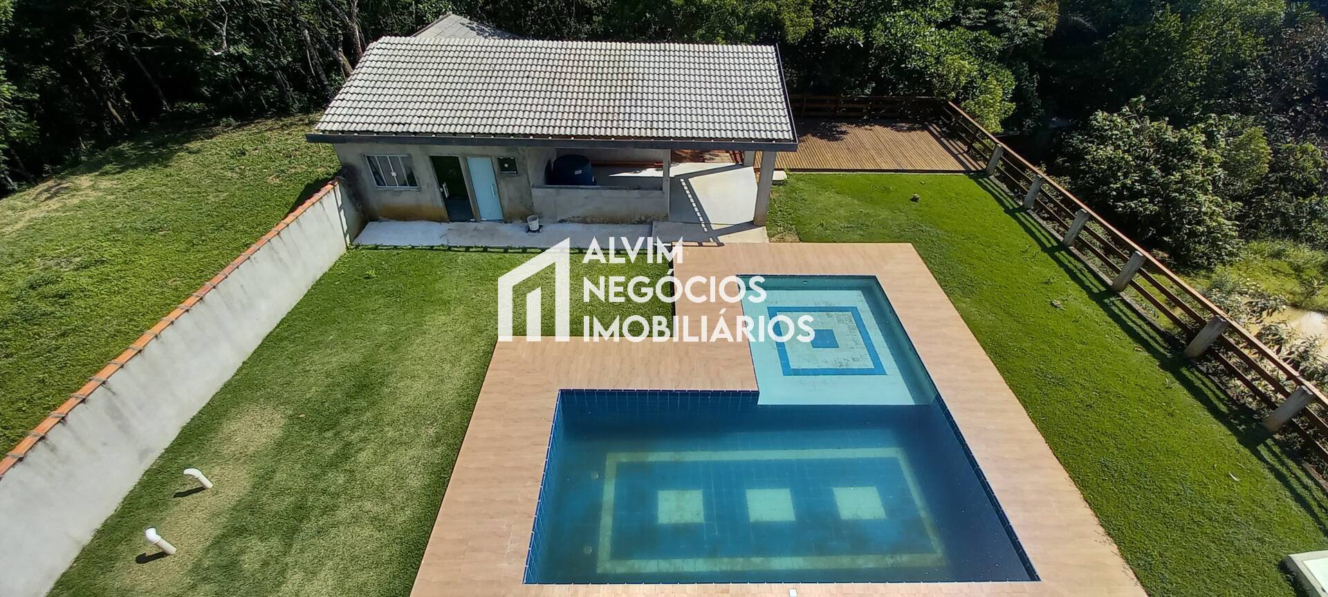 Sítio, 3 quartos, 1500 m² - Foto 1