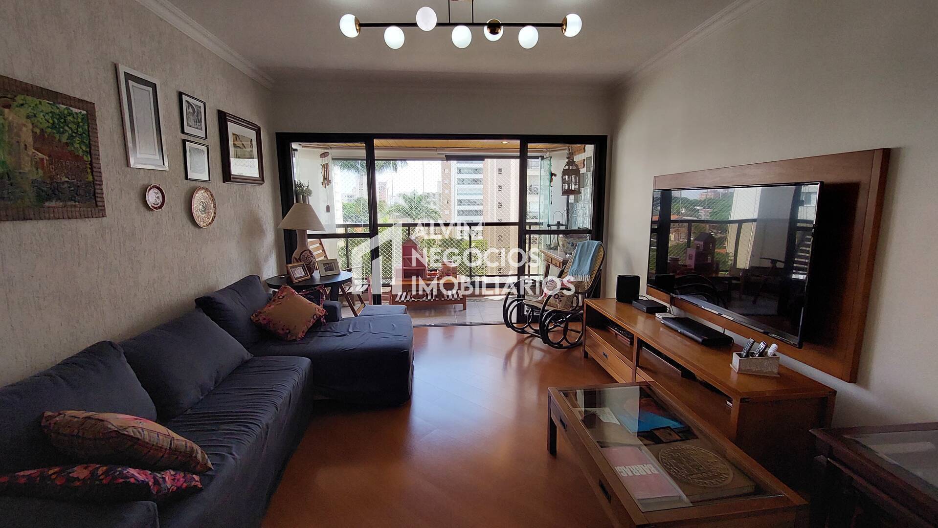 Apartamento à venda com 3 quartos, 127m² - Foto 2