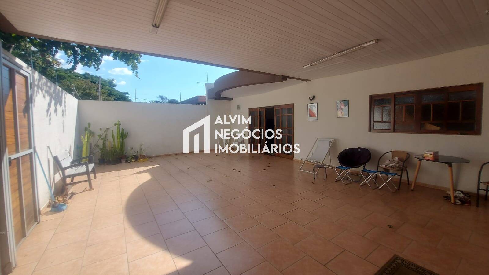 Casa, 4 quartos, 240 m² - Foto 2