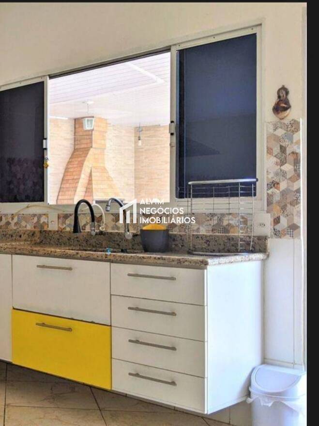 Casa, 3 quartos, 172 m² - Foto 4