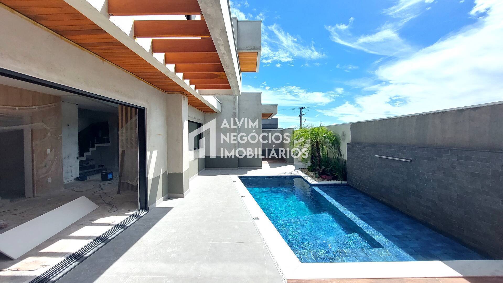 Sobrado à venda com 4 quartos, 400m² - Foto 1