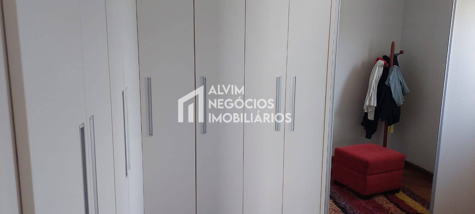 Casa à venda com 5 quartos, 1000m² - Foto 22