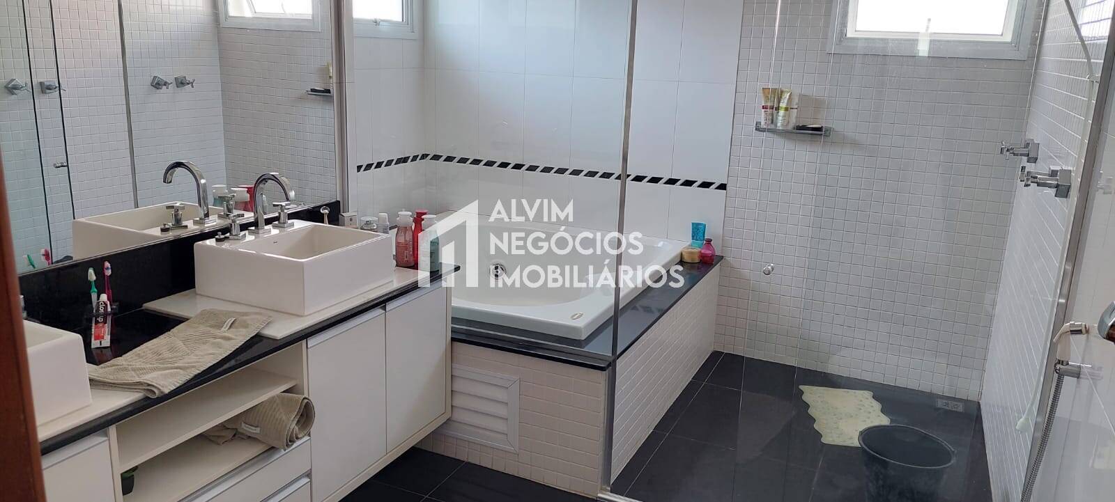 Casa à venda com 5 quartos, 1000m² - Foto 23