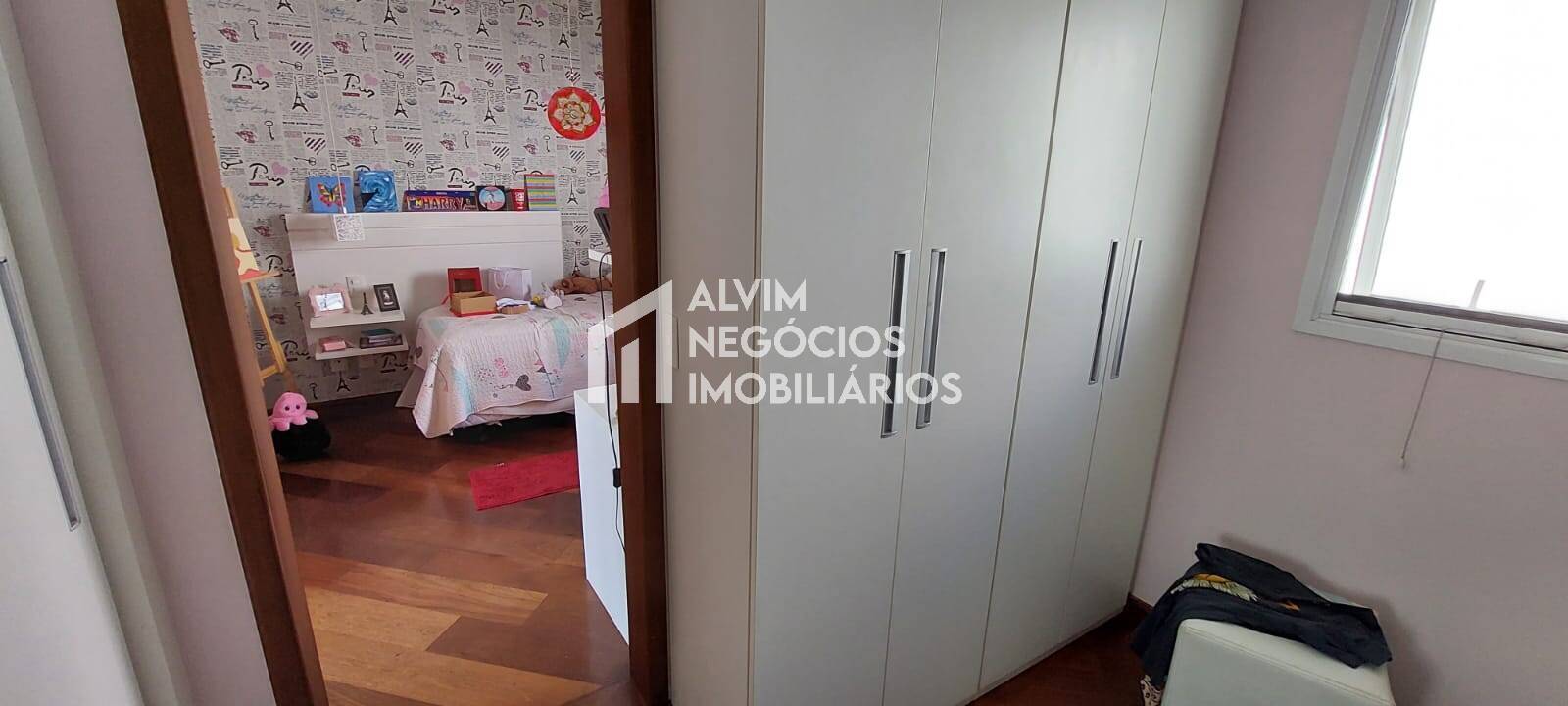 Casa à venda com 5 quartos, 1000m² - Foto 27
