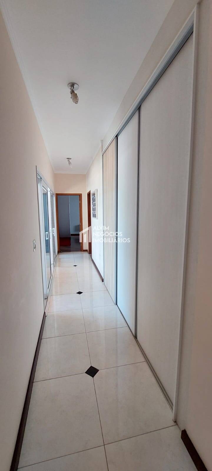 Casa à venda com 5 quartos, 1000m² - Foto 34