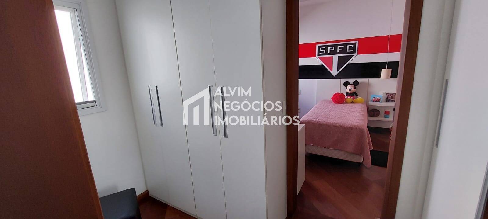 Casa à venda com 5 quartos, 1000m² - Foto 32