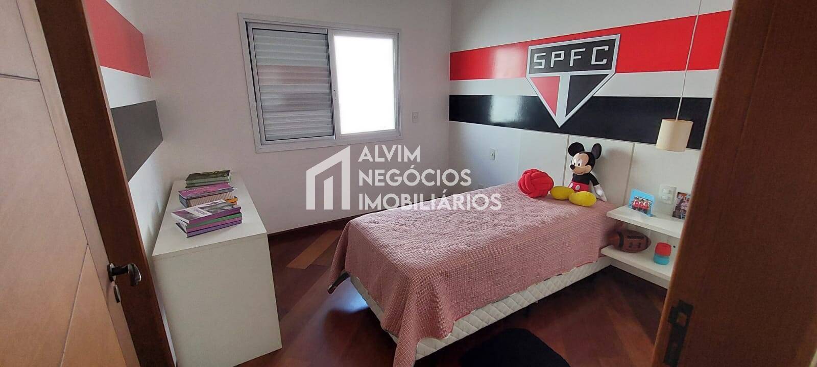 Casa à venda com 5 quartos, 1000m² - Foto 31
