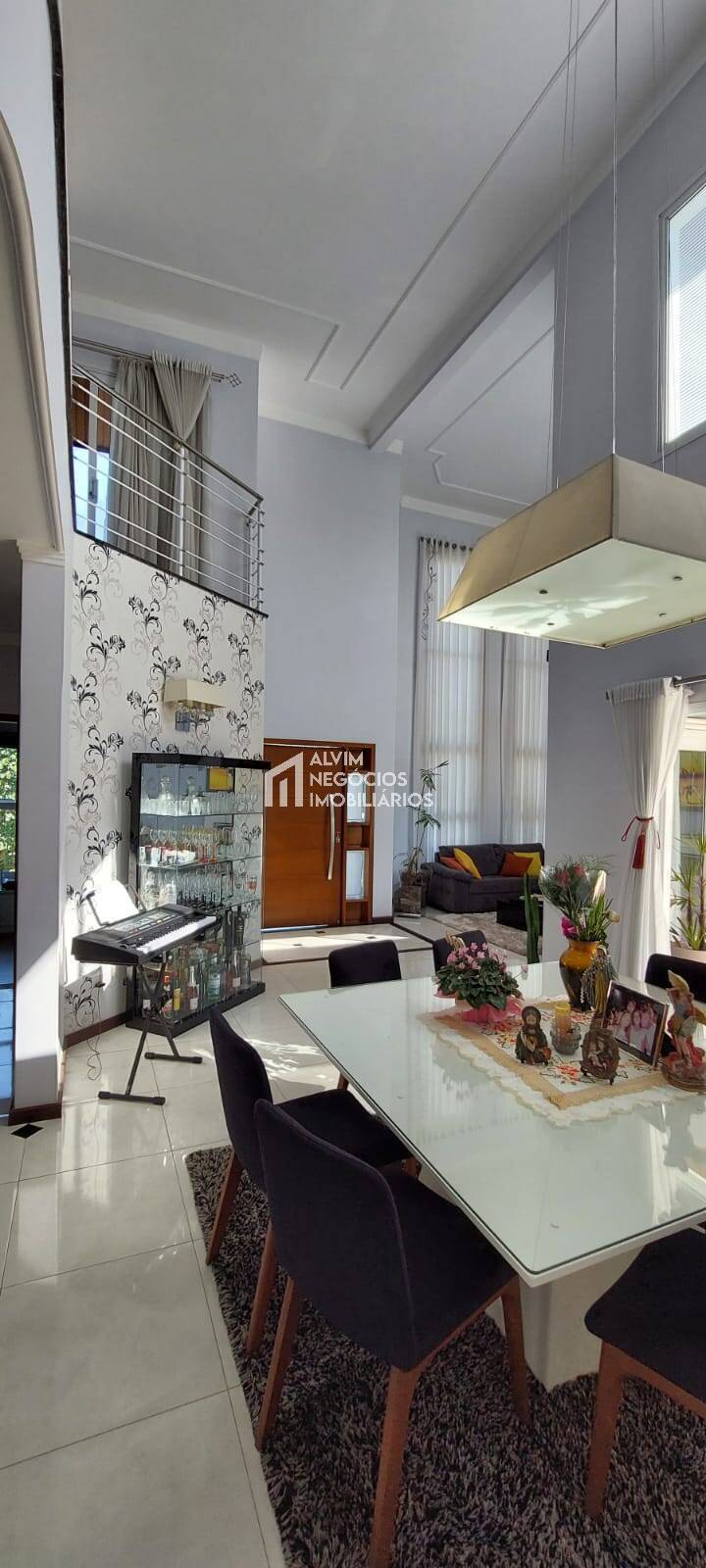 Casa à venda com 5 quartos, 1000m² - Foto 2