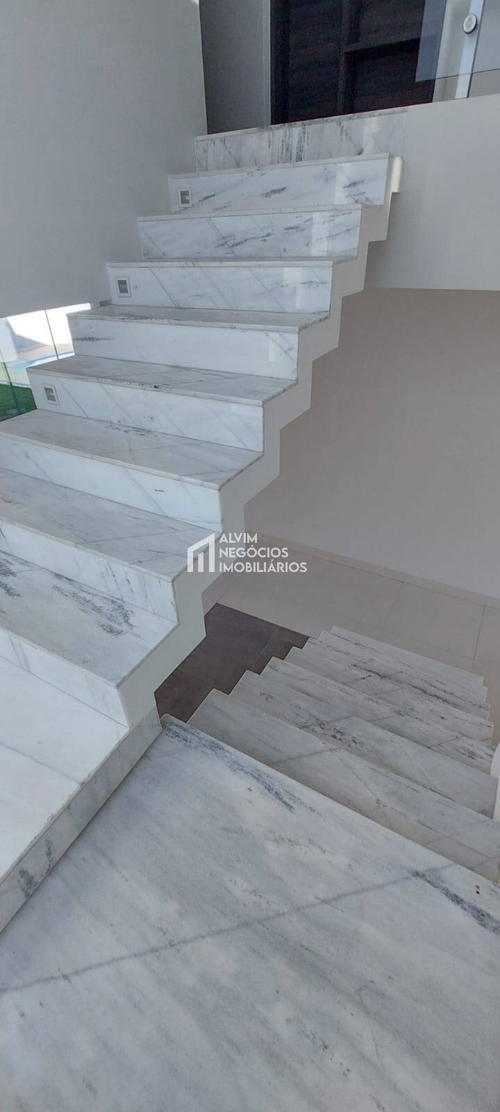 Sobrado à venda com 3 quartos, 500m² - Foto 9