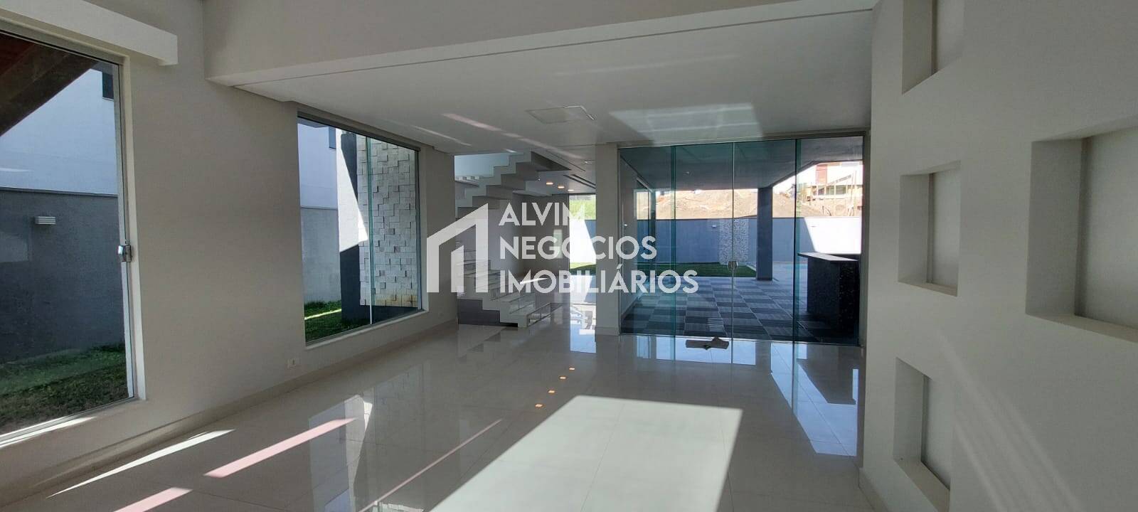 Sobrado à venda com 3 quartos, 500m² - Foto 4
