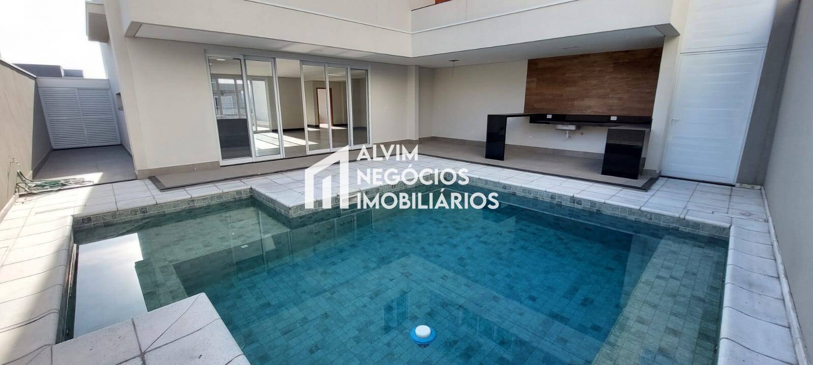 Sobrado, 3 quartos, 450 m² - Foto 1