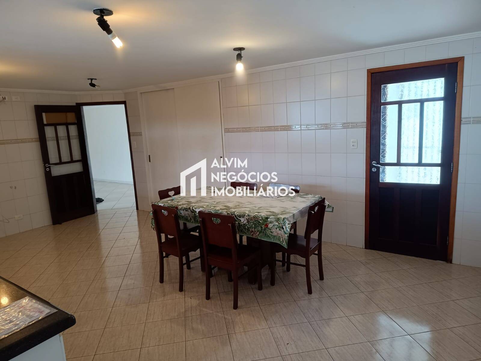 Casa, 4 quartos, 240 m² - Foto 15