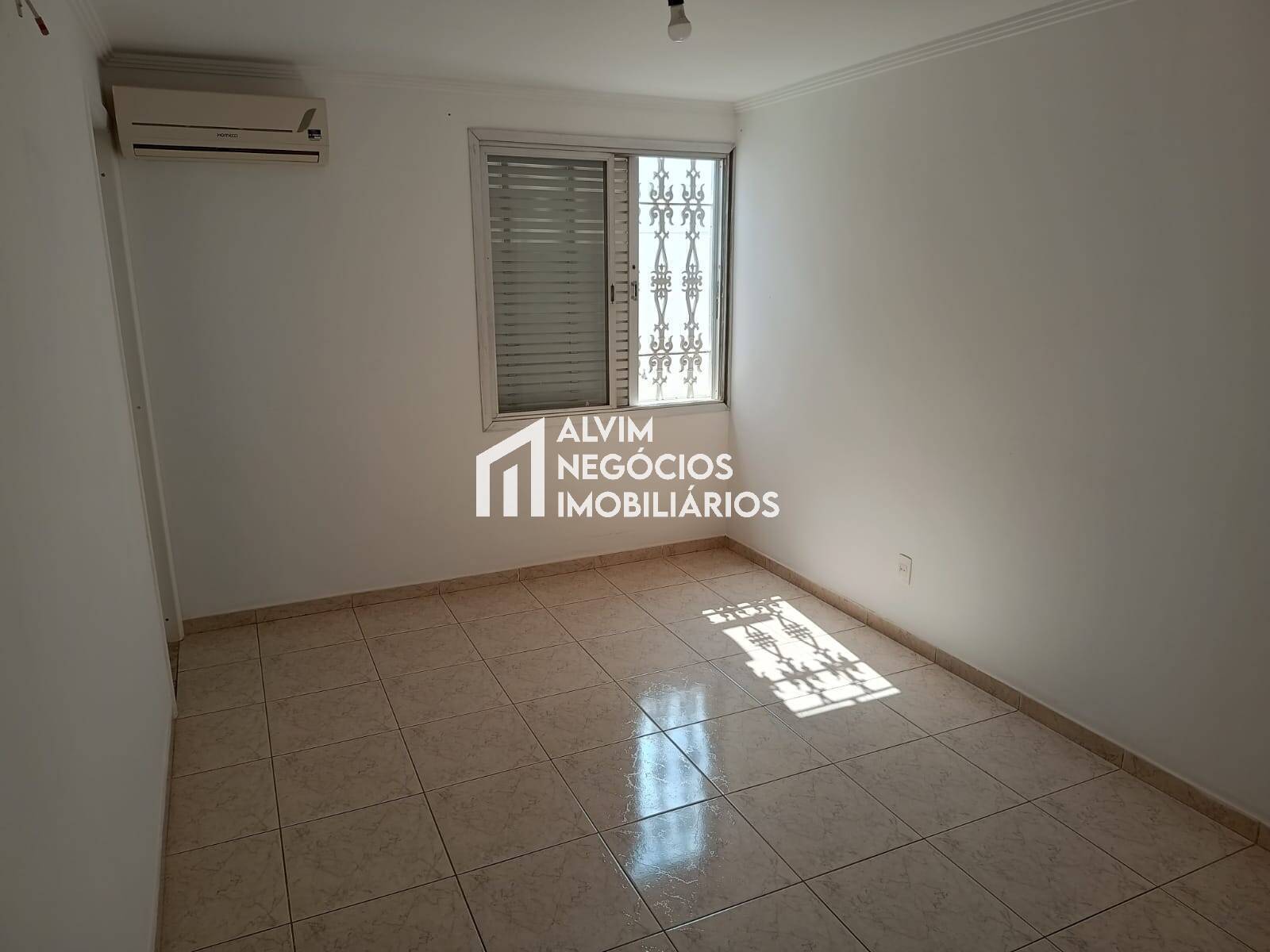 Casa, 4 quartos, 240 m² - Foto 29