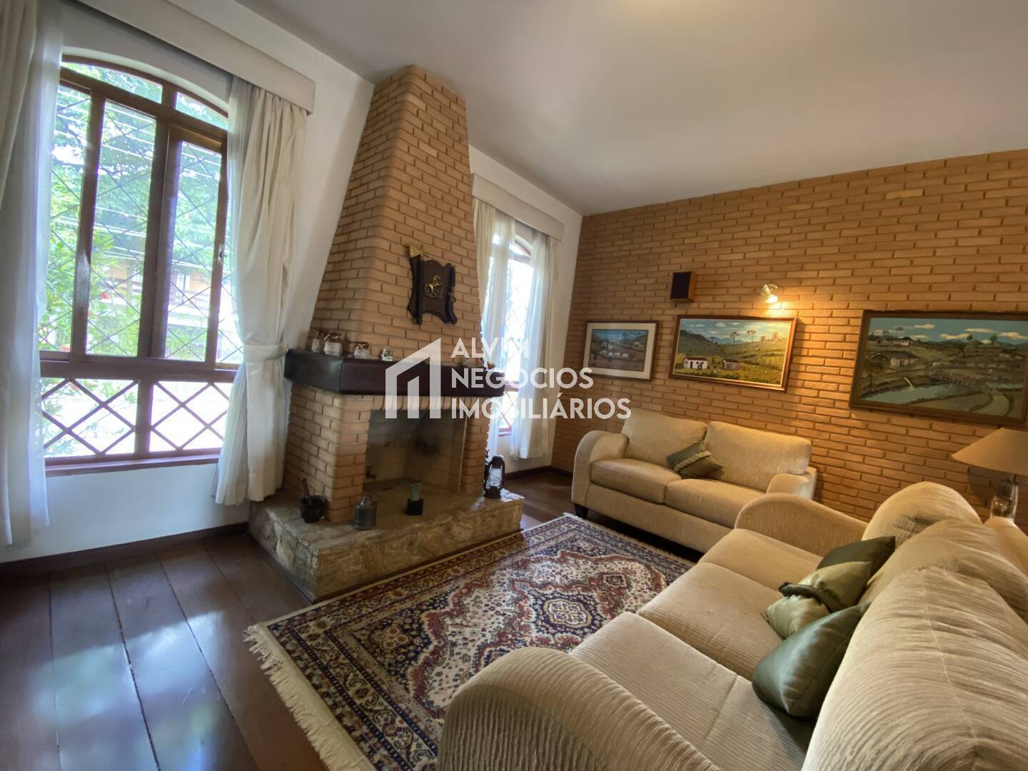 Sobrado, 4 quartos, 736 m² - Foto 1