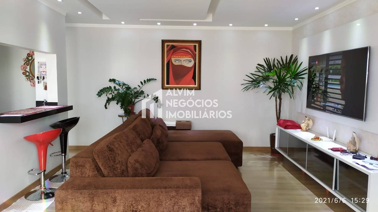 Apartamento à venda com 2 quartos, 95m² - Foto 2