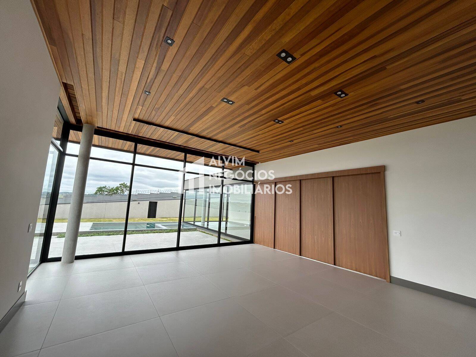 Sobrado à venda com 2 quartos, 600m² - Foto 2