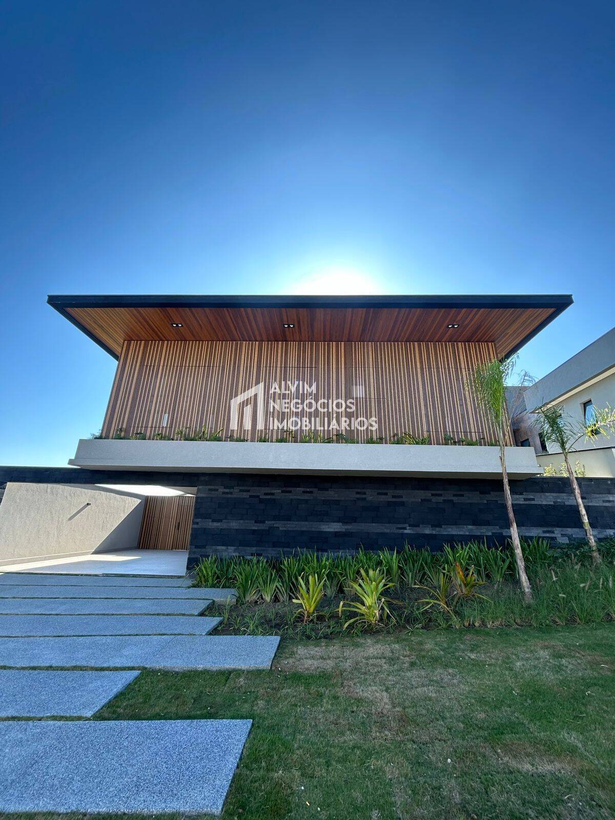 Sobrado à venda com 2 quartos, 600m² - Foto 1