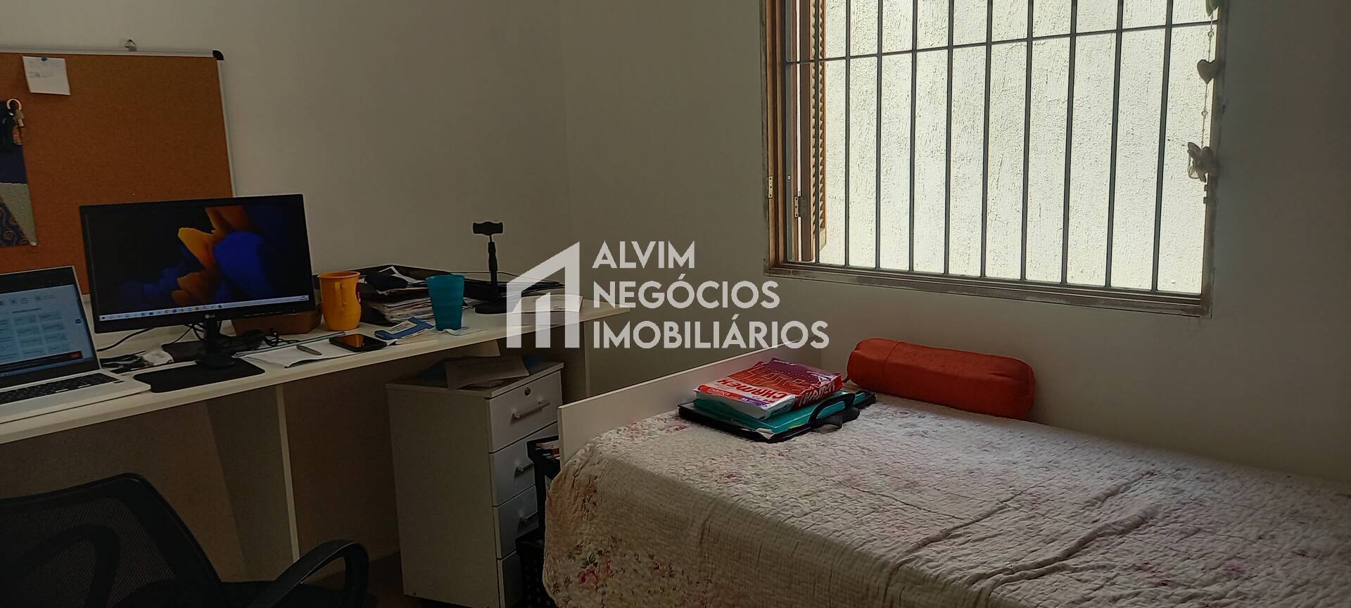 Casa à venda com 2 quartos, 70m² - Foto 2