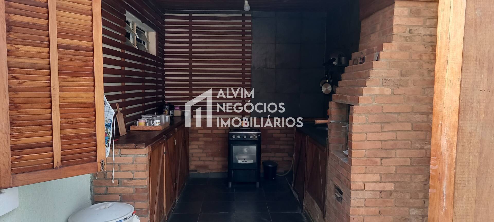 Casa à venda com 2 quartos, 70m² - Foto 7