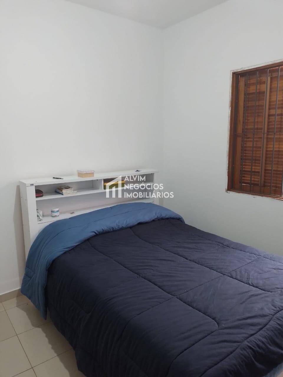 Casa à venda com 2 quartos, 70m² - Foto 11