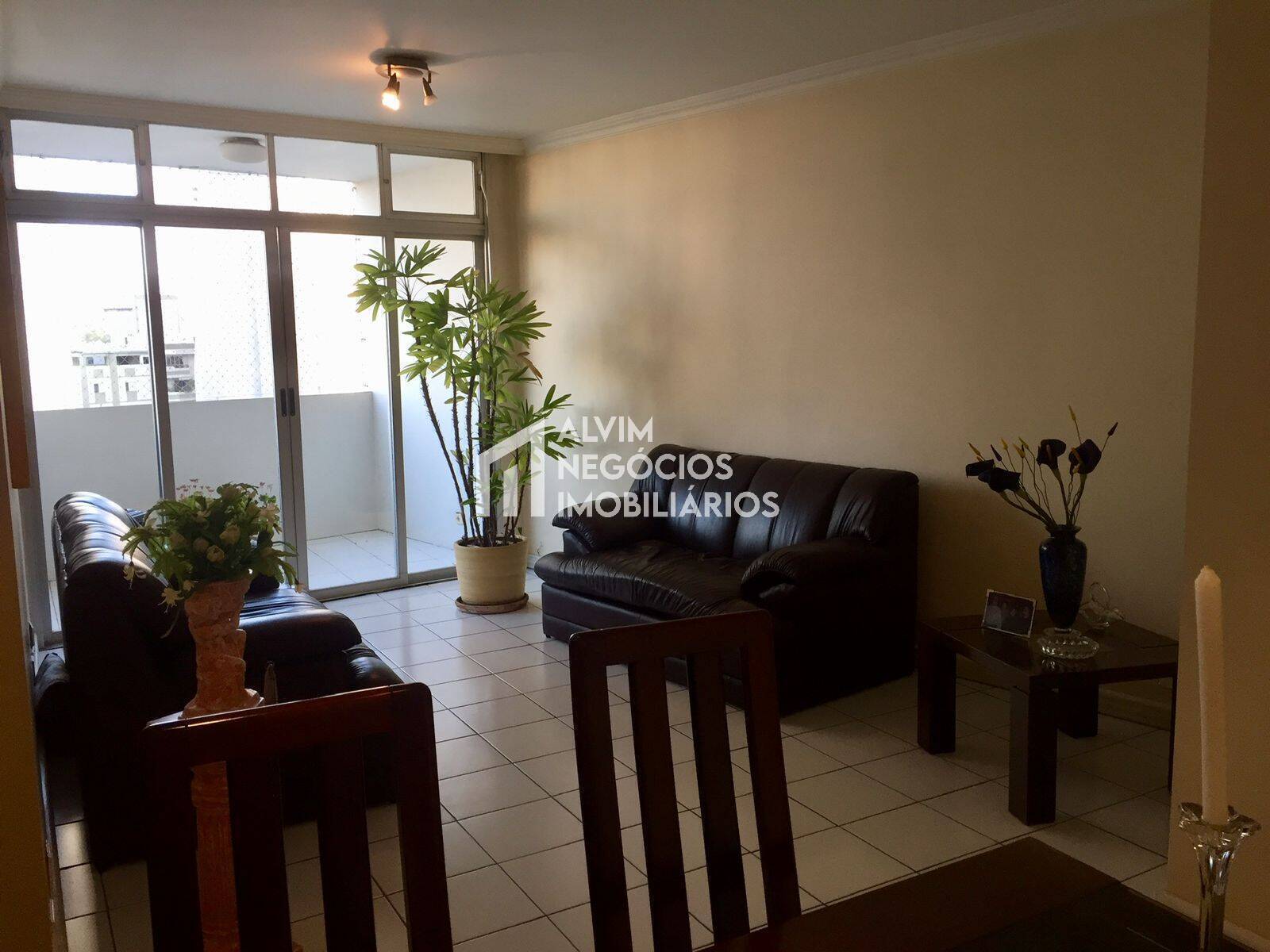Apartamento à venda com 3 quartos, 120m² - Foto 1