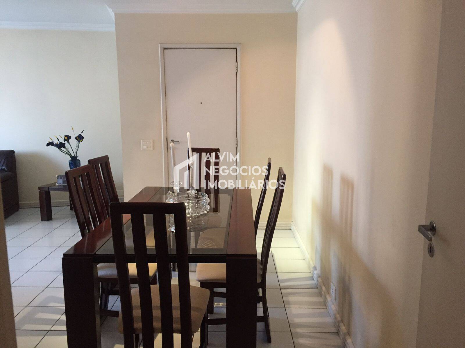 Apartamento à venda com 3 quartos, 120m² - Foto 2