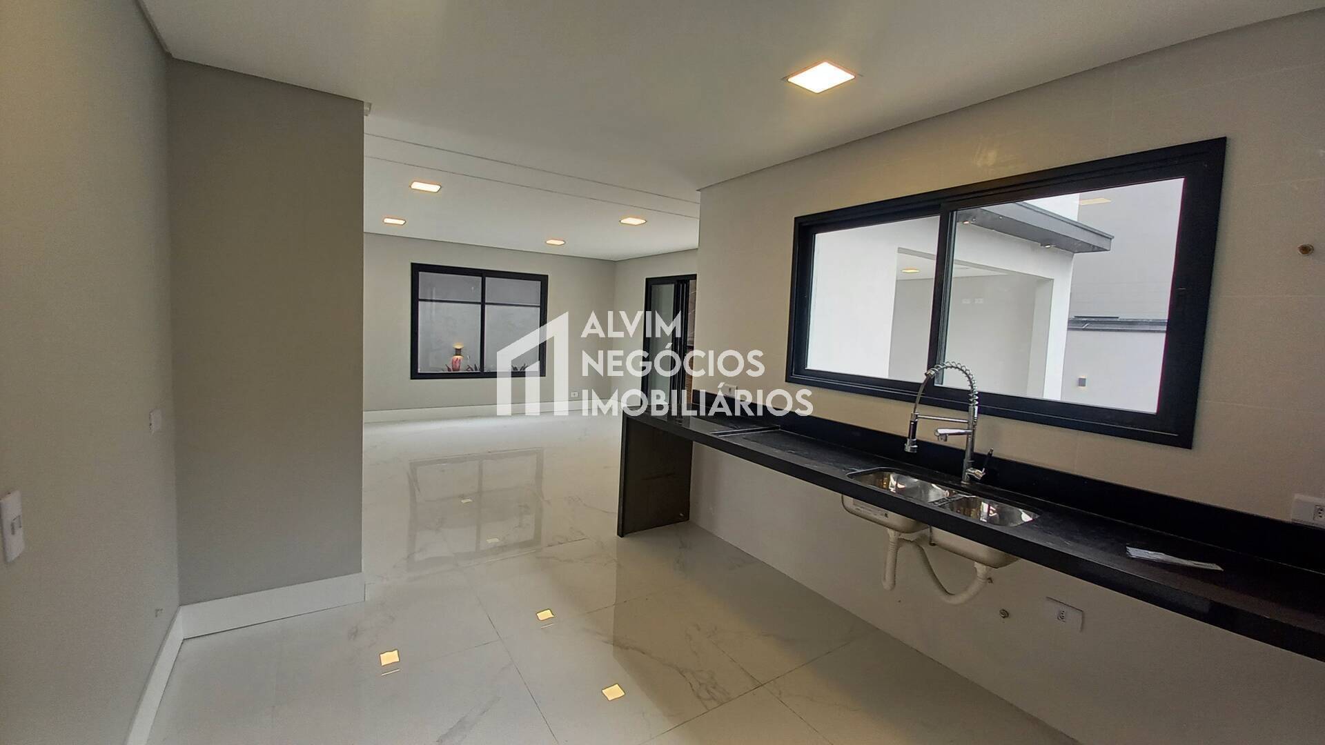 Sobrado à venda com 3 quartos, 350m² - Foto 20
