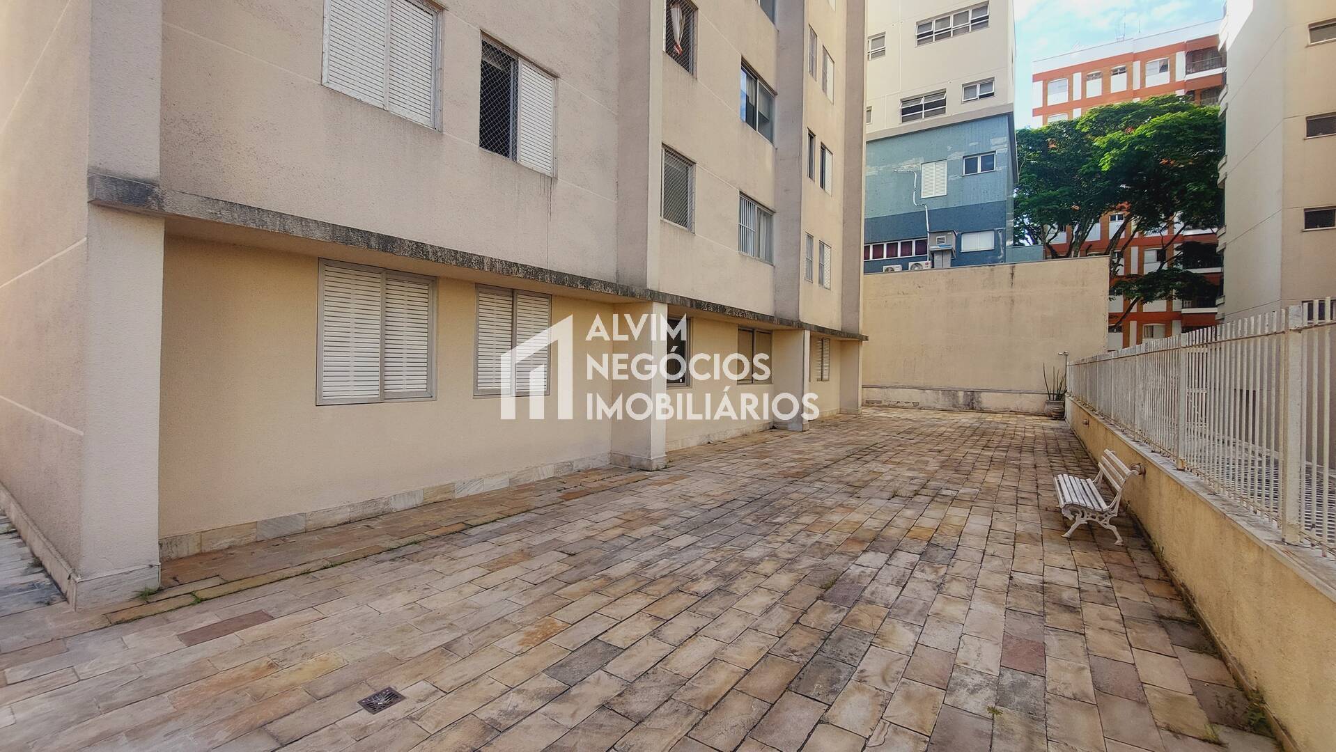 Apartamento à venda com 2 quartos, 75m² - Foto 18