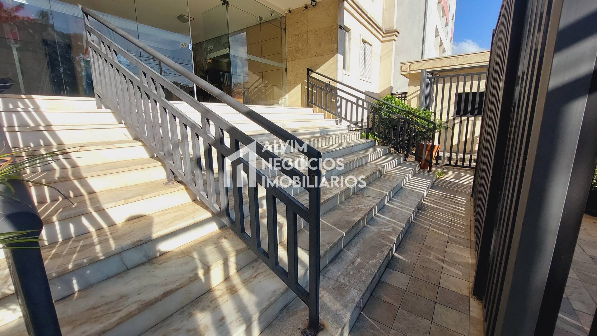 Apartamento à venda com 2 quartos, 75m² - Foto 16