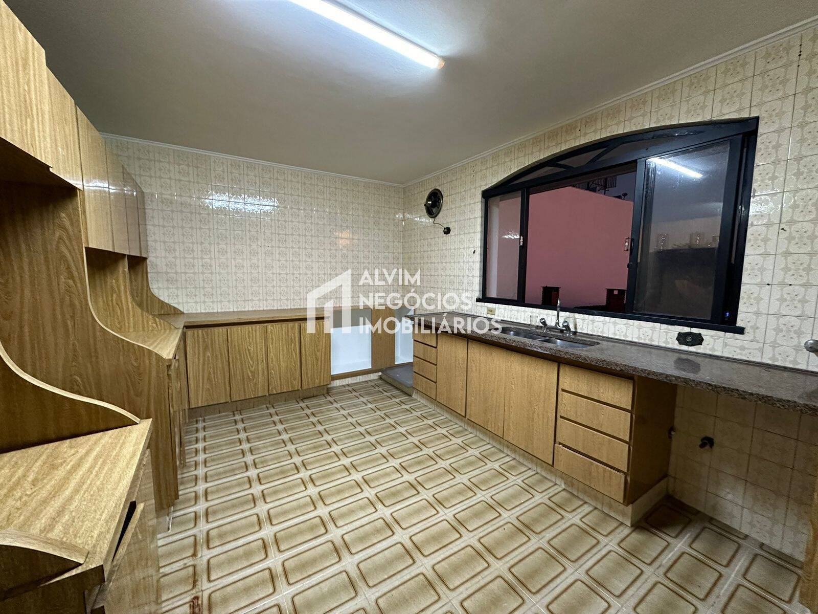 Sobrado à venda com 5 quartos, 400m² - Foto 4