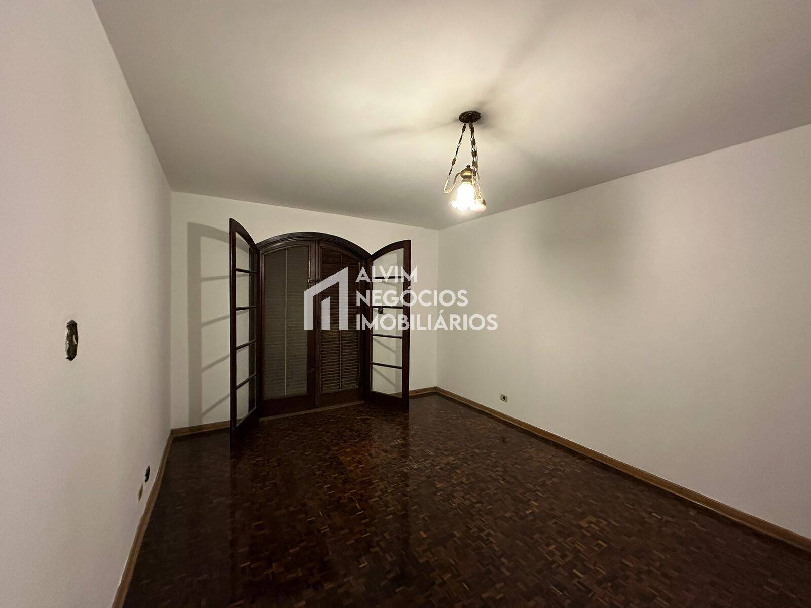 Sobrado à venda com 5 quartos, 400m² - Foto 11