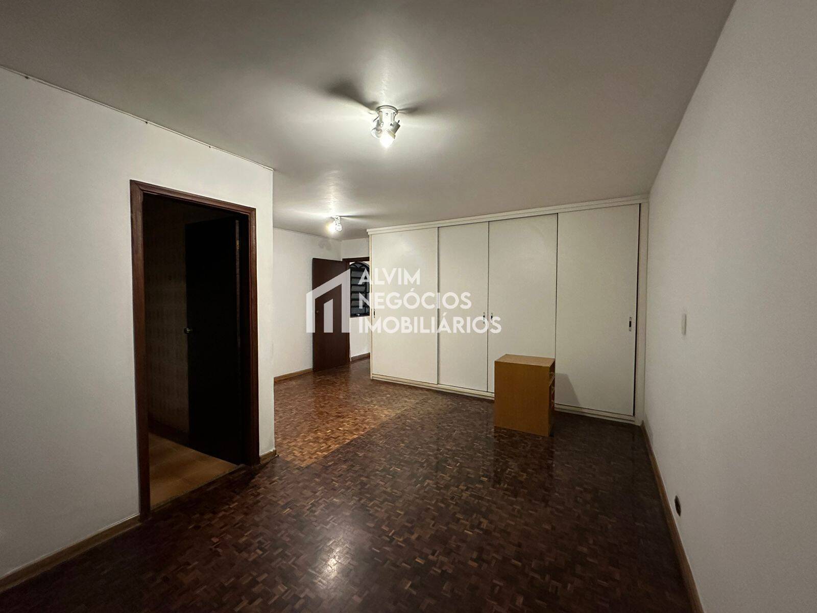 Sobrado à venda com 5 quartos, 400m² - Foto 25