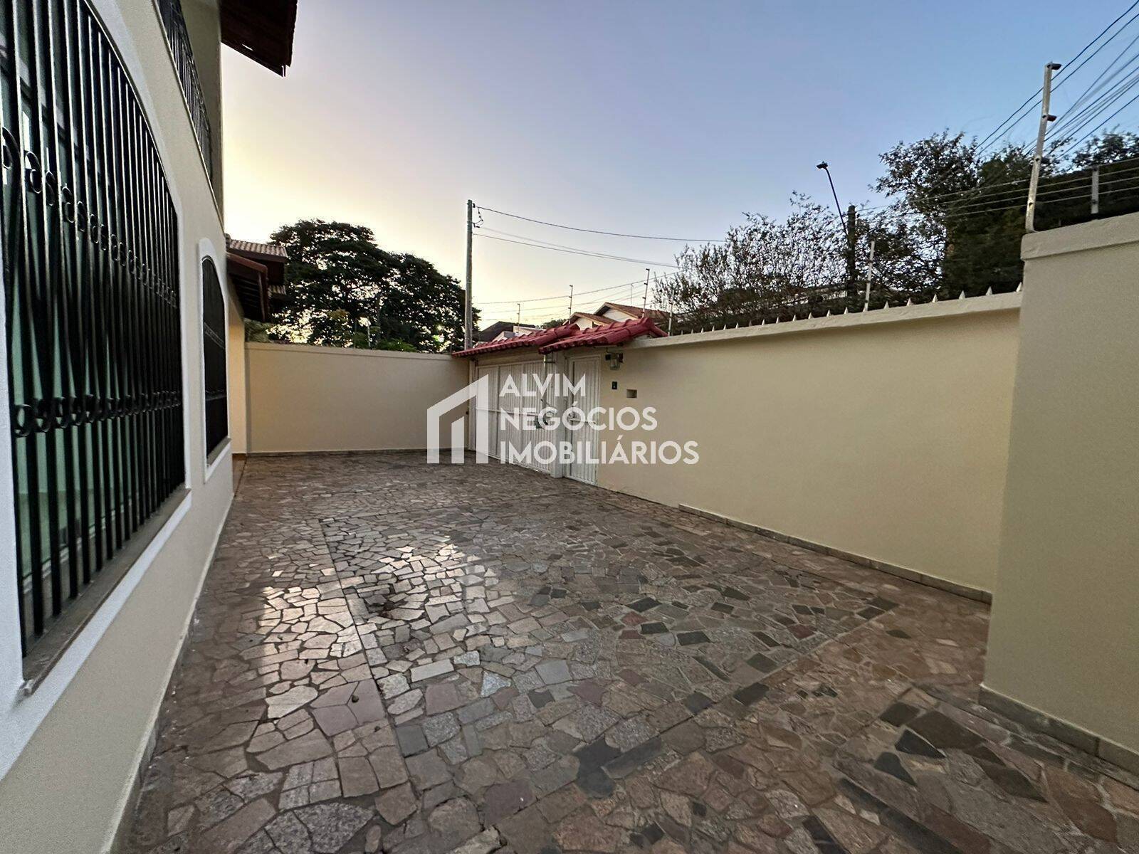 Sobrado à venda com 5 quartos, 400m² - Foto 30