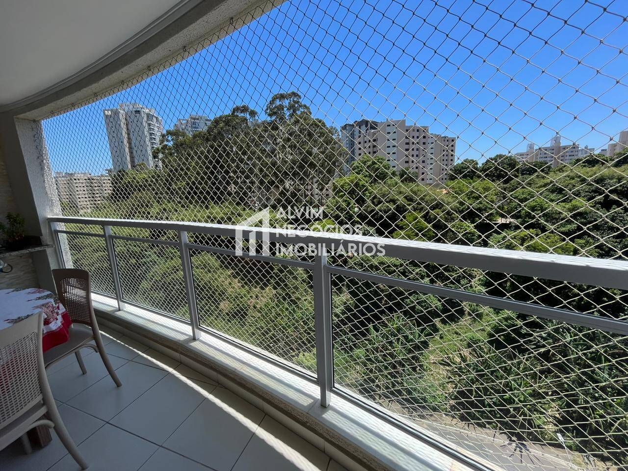 Apartamento à venda com 3 quartos, 114m² - Foto 1
